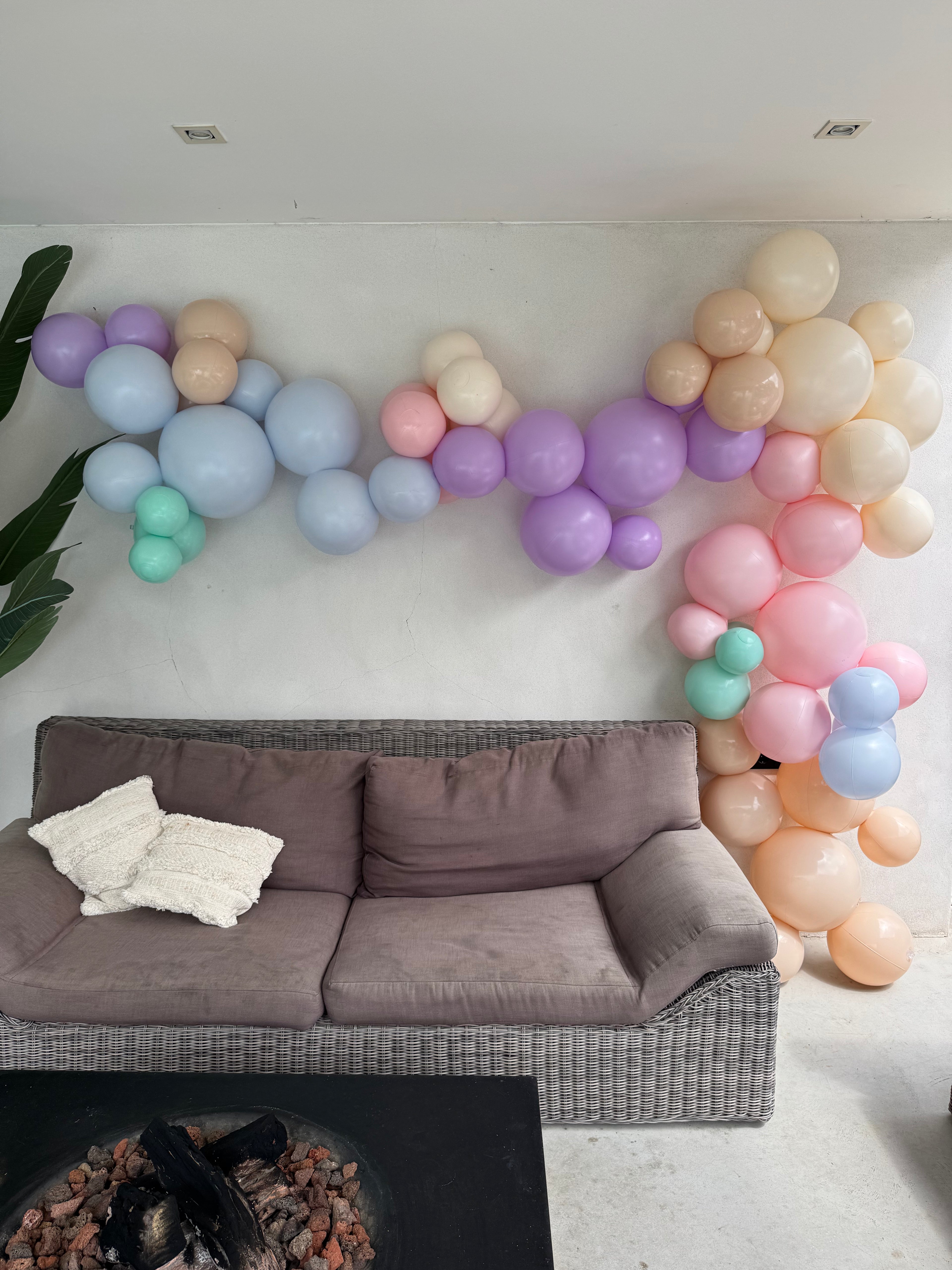 Reusable Balloon Garland of 7 Purple