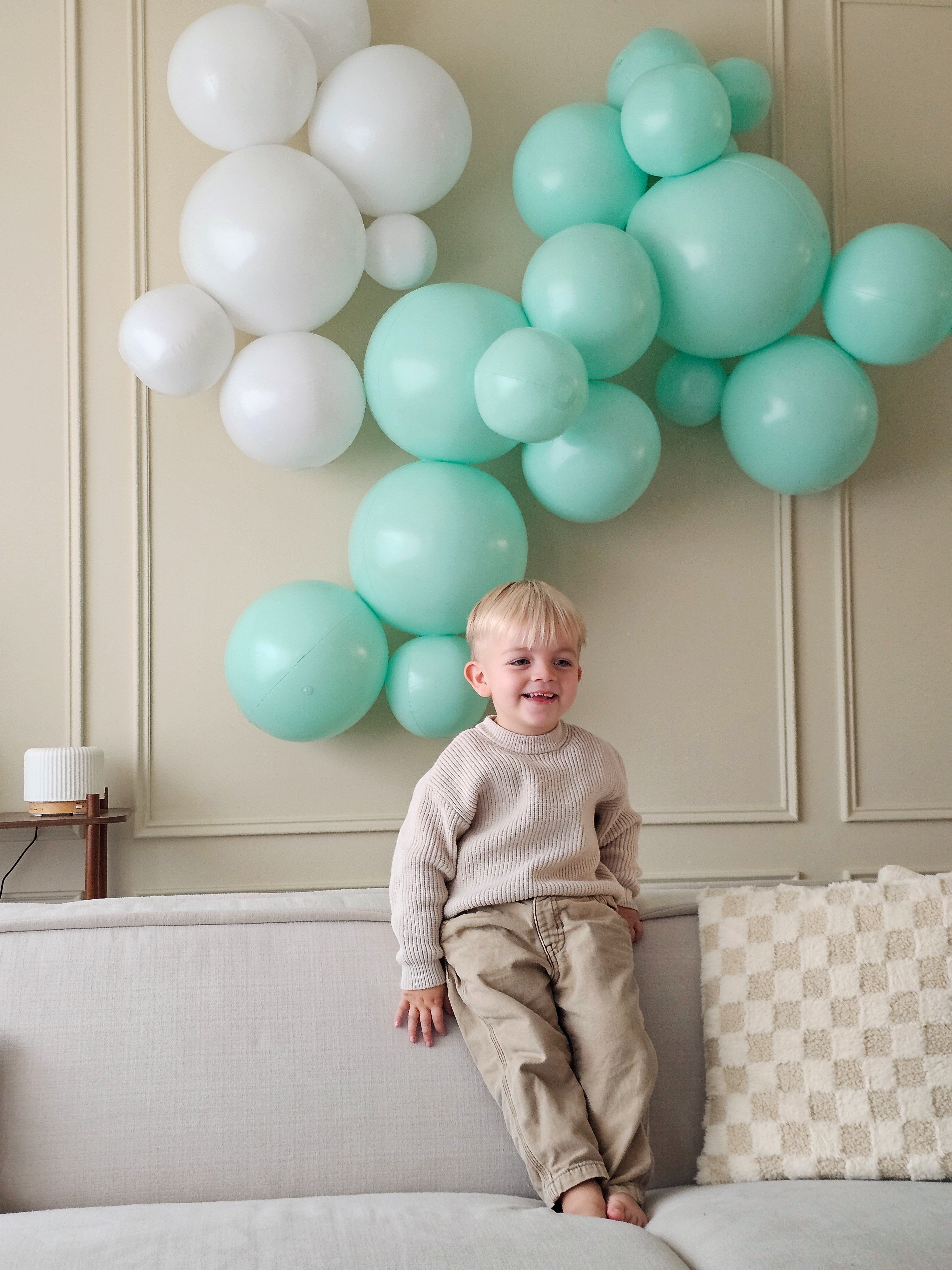 Reusable Balloon Garland of 3 Pastel Green