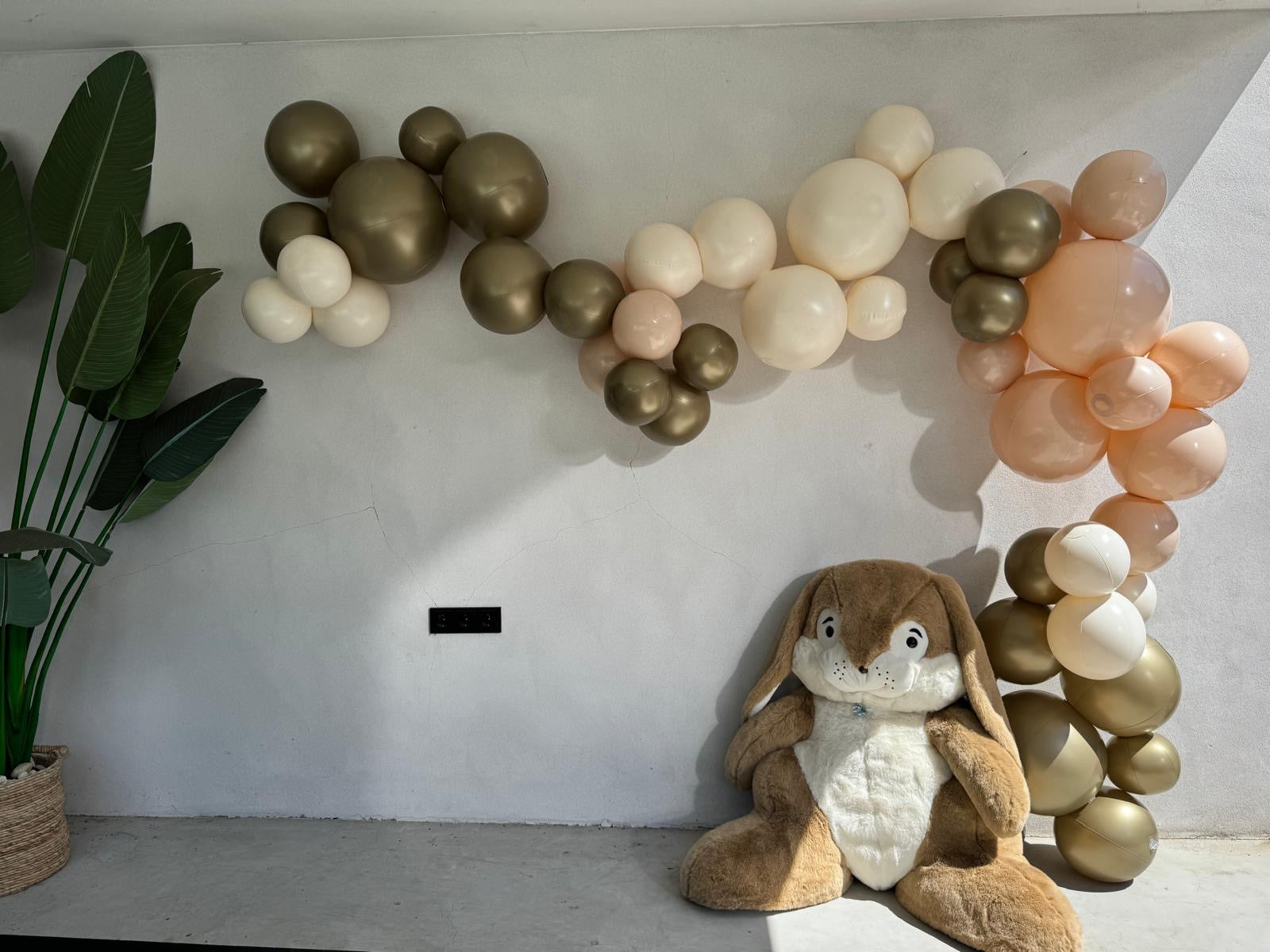 Reusable Balloon Garland of 7 Beige