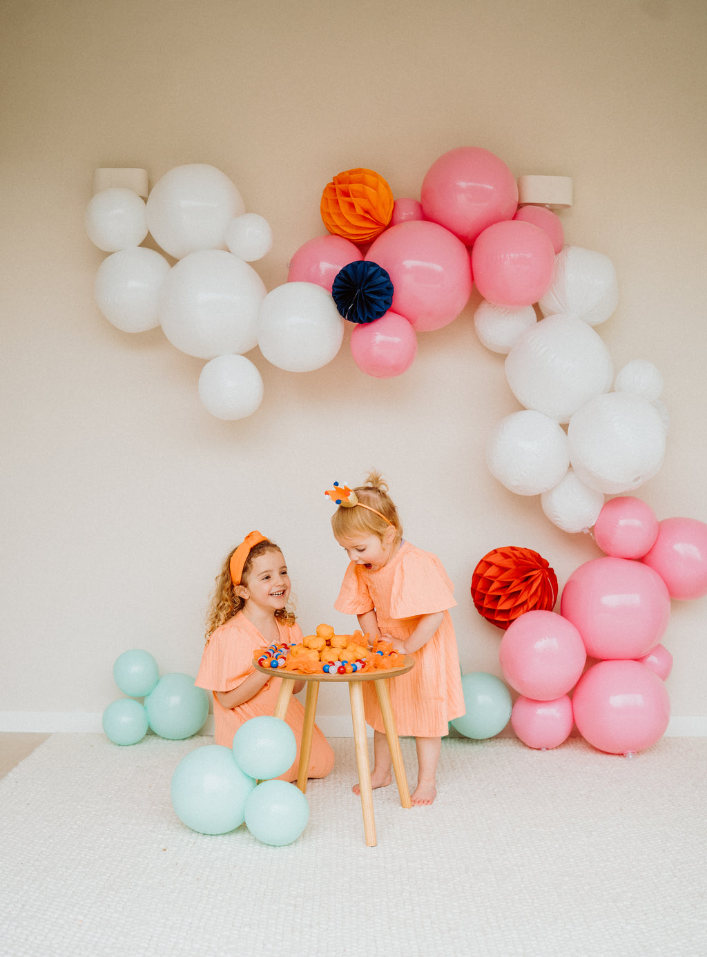 Reusable Balloon Garland of 7 Pink