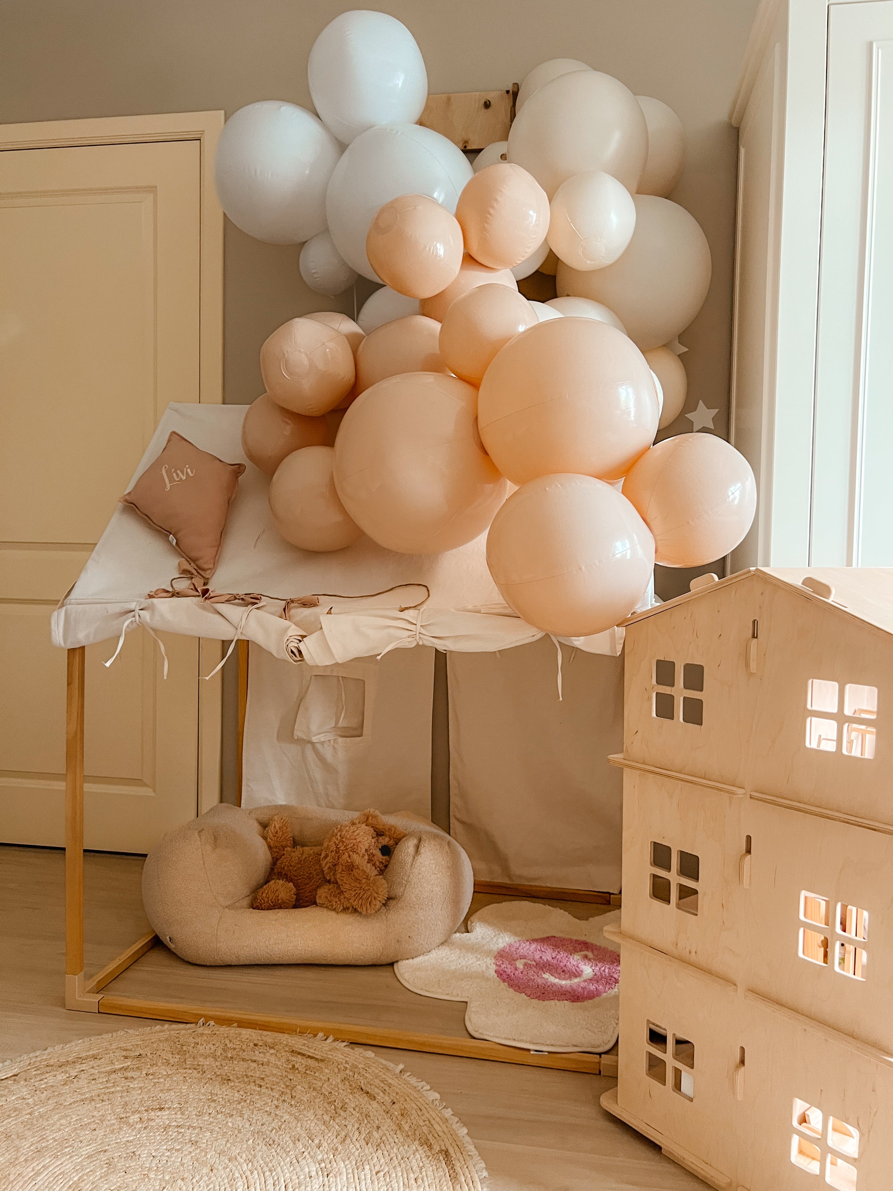 Reusable Balloon Garland of 7 Beige